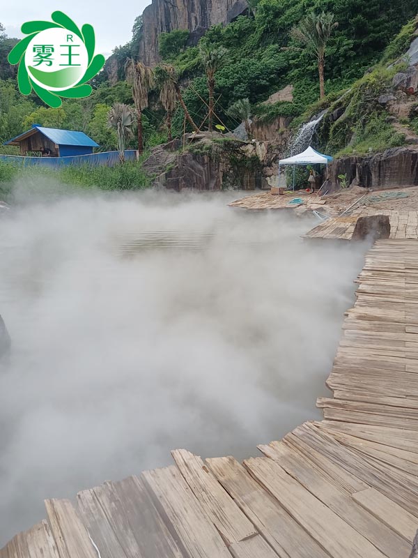 霧王霧森系統(tǒng)噴霧造景，智能水霧編織羊山景區(qū)清涼水墨仙居